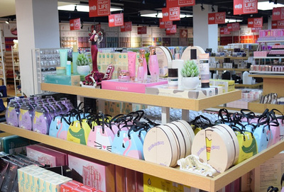十元百貨店高效經營策略 聚焦日用品的成功之道